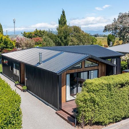 Black Barn Modern: Luxe Martinborough Escape Bagian luar foto